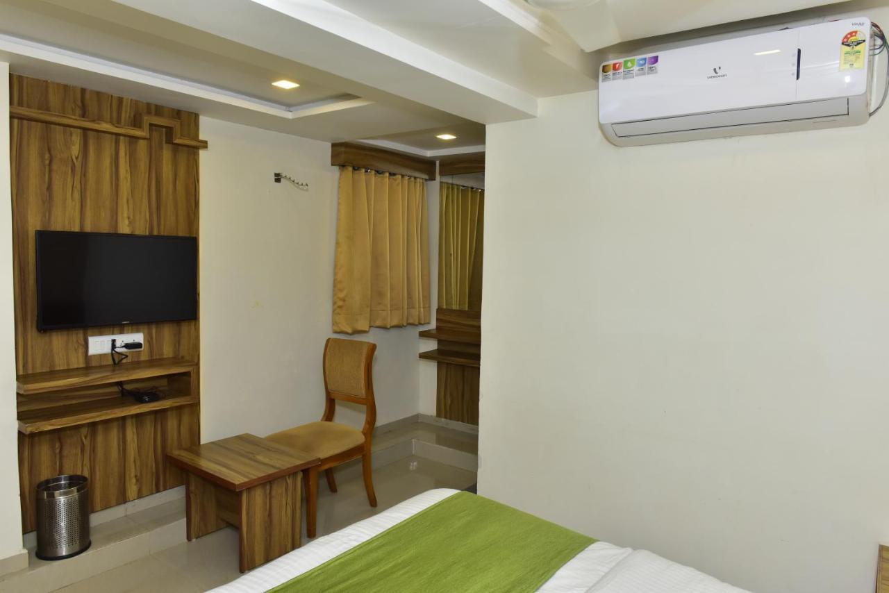 Hotel Dreamland Vadodara Exterior foto