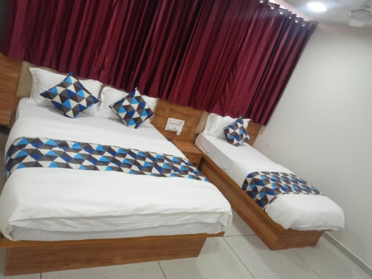 Hotel Dreamland Vadodara Exterior foto